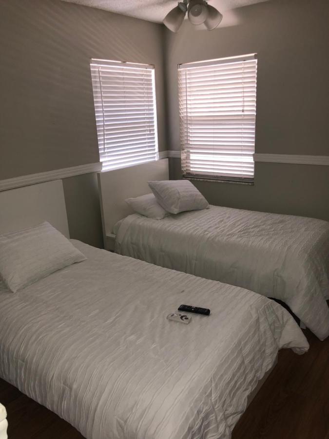 Cheerful 3 Bed House In A Cul- De-Sac! Villa แทมปา ภายนอก รูปภาพ